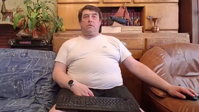 Snapshot of sympatrique chatting on 06-27-26, 12:22 sympatrique online show from 06-27-26, 12:22