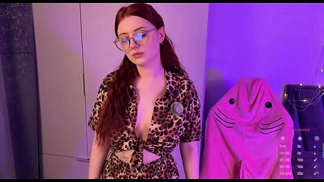 RozieRose online show from 09-10-25, 03:39