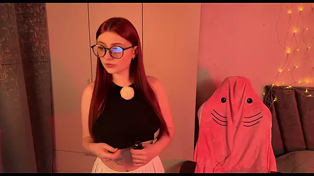 RozieRose online show from 11-28-25, 11:57