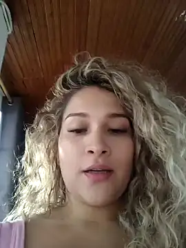 Sara smiiith211 online show from 01-24-25, 10:51