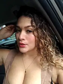 Sara smiiith211 online show from 12-01-25, 07:19