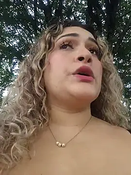 Sara smiiith211 online show from 04-17-26, 09:07