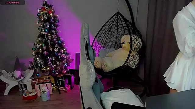 Snapshot of lily_williamss chatting on 01-10-25, 12:06 lily williamss online show from 01-10-25, 12:06