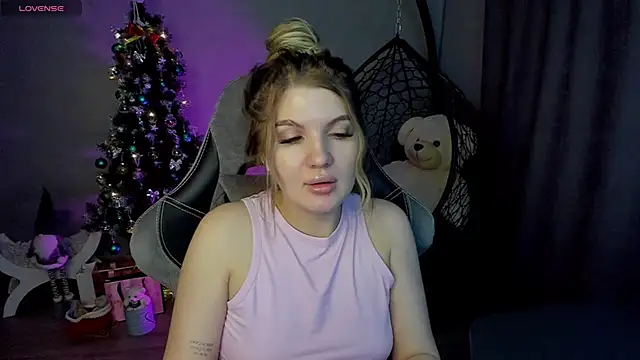 Snapshot of lily_williamss chatting on 01-12-25, 03:17 lily williamss online show from 01-12-25, 03:17