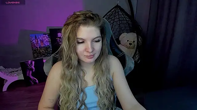 Snapshot of lily_williamss chatting on 01-19-25, 03:18 lily williamss online show from 01-19-25, 03:18