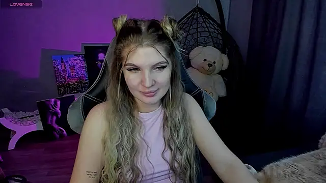 Snapshot of lily_williamss chatting on 01-23-25, 06:06 lily williamss online show from 01-23-25, 06:06