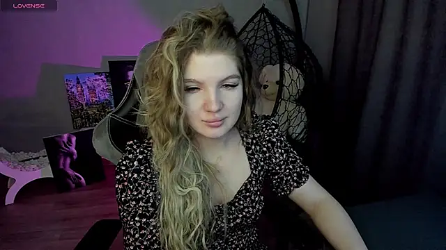 Snapshot of lily_williamss chatting on 01-25-25, 12:59 lily williamss online show from 01-25-25, 12:59