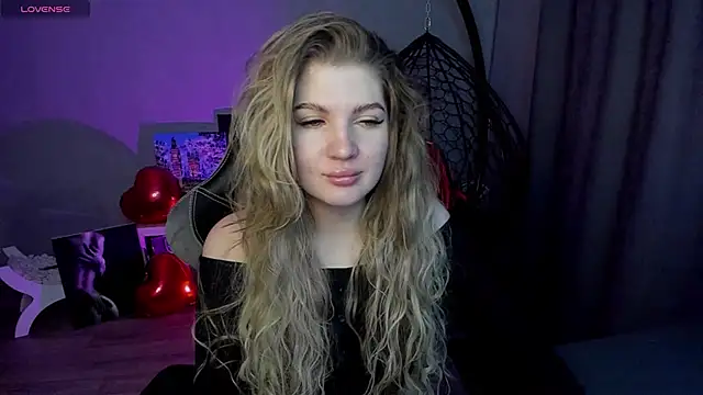 Snapshot of lily_williamss chatting on 02-09-25, 12:17 lily williamss online show from 02-09-25, 12:17