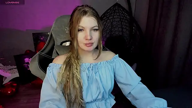 Snapshot of lily_williamss chatting on 03-06-25, 12:21 lily williamss online show from 03-06-25, 12:21