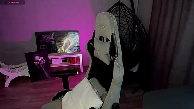 Snapshot of lily_williamss chatting on 03-14-25, 01:05 lily williamss online show from 03-14-25, 01:05