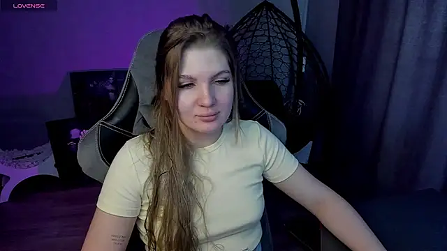 Snapshot of lily_williamss chatting on 03-15-25, 06:36 lily williamss online show from 03-15-25, 06:36