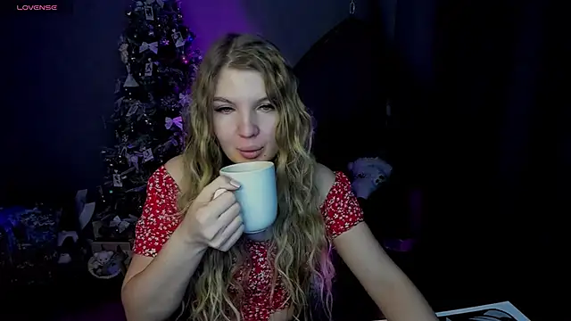 Snapshot of lily_williamss chatting on 12-15-25, 12:04 lily williamss online show from 12-15-25, 12:04