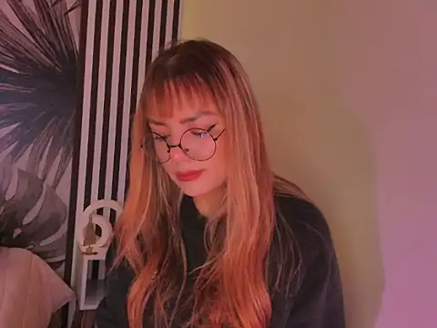 Snapshot of Samaantha-White chatting on 01-14-26, 11:49 Samaantha-White online show from 01-14-26, 11:49