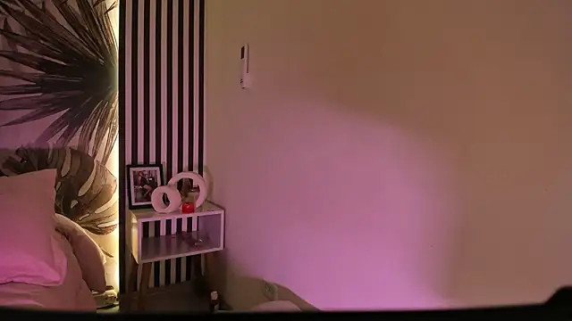 Snapshot of Samaantha-White chatting on 02-26-26, 11:53 Samaantha-White online show from 02-26-26, 11:53