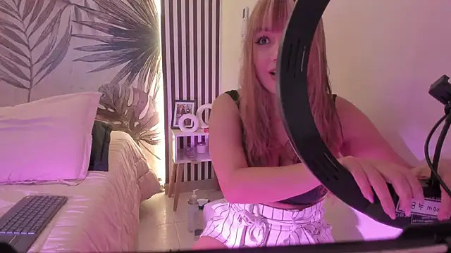 Samaantha-White online show from 04-10-26, 11:26