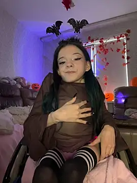 MiniSophiaa online show from 10-27-25, 08:51