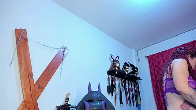 Snapshot of Laureen_hill chatting on 01-20-25, 01:50 Laureen hill online show from 01-20-25, 01:50