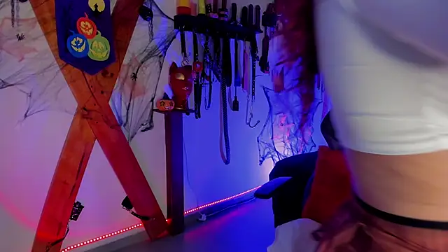 Snapshot of Laureen_hill chatting on 10-19-25, 12:33 Laureen hill online show from 10-19-25, 12:33