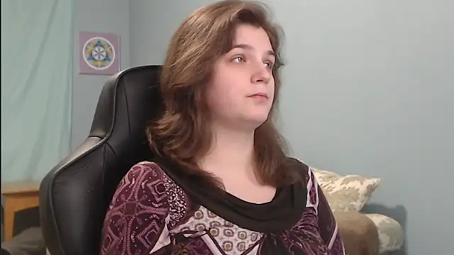 Snapshot of TreeJeanne chatting on 12-11-24, 12:55 TreeJeanne online show from 12-11-24, 12:55