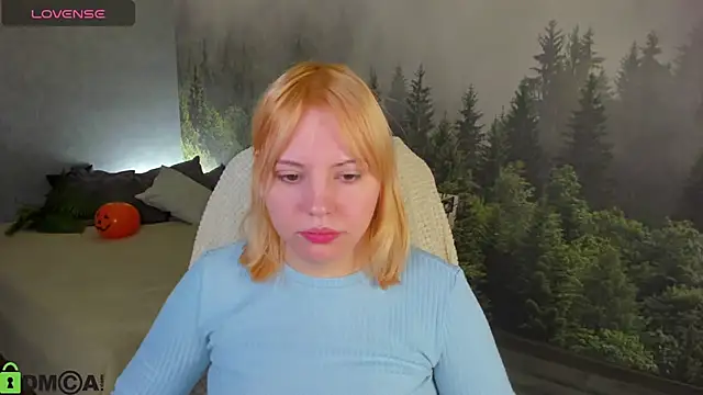 Stacy Luv online show from 10-25-25, 01:02