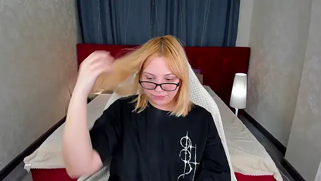 Stacy Luv online show from 11-15-25, 09:06