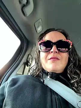 sylviahhh online show from 04-14-26, 10:54