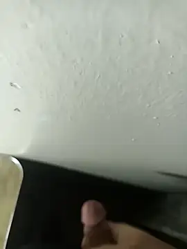 Hot Boy 2004 online show from 01-01-25, 03:13