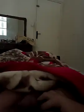 Hot Boy 2004 online show from 01-02-25, 01:08