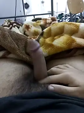 Hot Boy 2004 online show from 02-06-25, 11:48