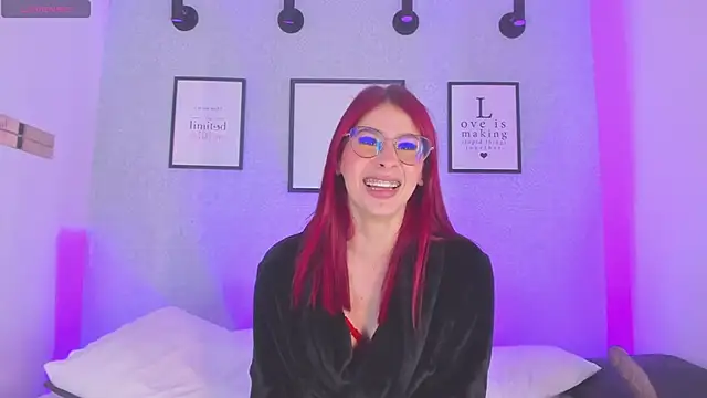 Snapshot of Dasha-b chatting on 03-11-25, 02:32 Dasha-b online show from 03-11-25, 02:32