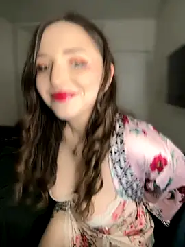 HoneySweetBee online show from 11-14-25, 02:43