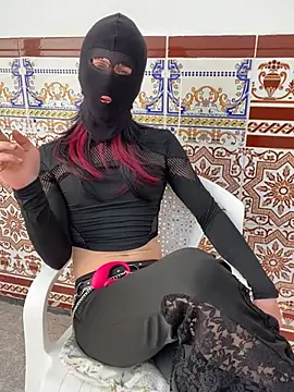 Snapshot of twinkyie chatting on 02-16-25, 12:32 twinkyie online show from 02-16-25, 12:32