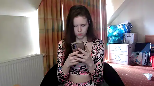 Snapshot of Princess-Lilly chatting on 02-13-25, 11:50 Princess-Lilly online show from 02-13-25, 11:50