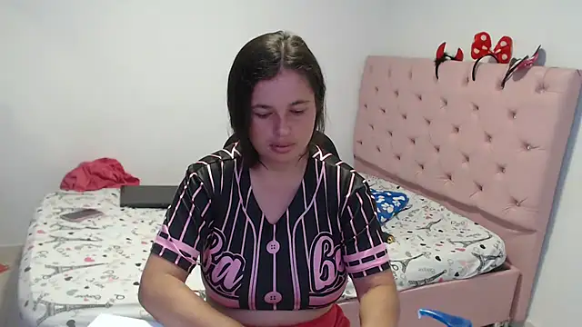 Snapshot of Aliciaheart chatting on 01-17-25, 08:34 Aliciaheart online show from 01-17-25, 08:34