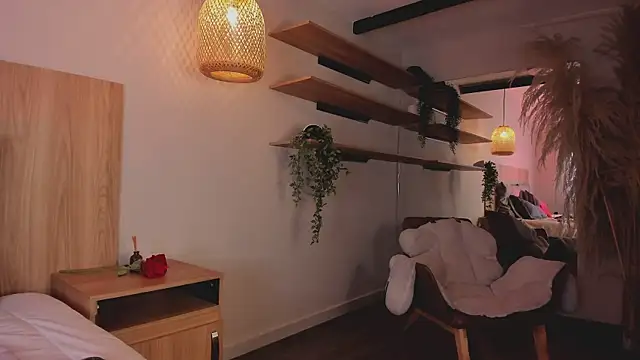 stefanny ruiz  online show from 03-18-25, 12:36