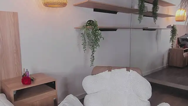 stefanny ruiz  online show from 03-22-25, 12:14