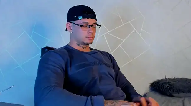 NoahhBrown online show from 01-21-25, 03:48