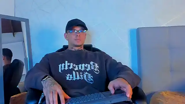 NoahhBrown online show from 01-30-25, 02:49