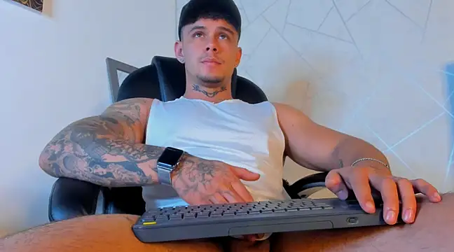 NoahhBrown online show from 03-03-25, 07:10