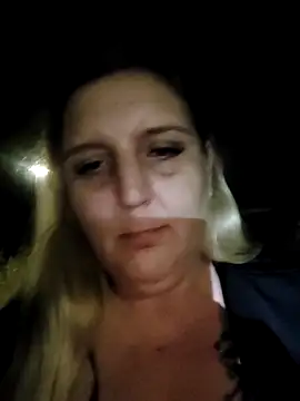 BecciDeluxe online show from 10-17-25, 08:33