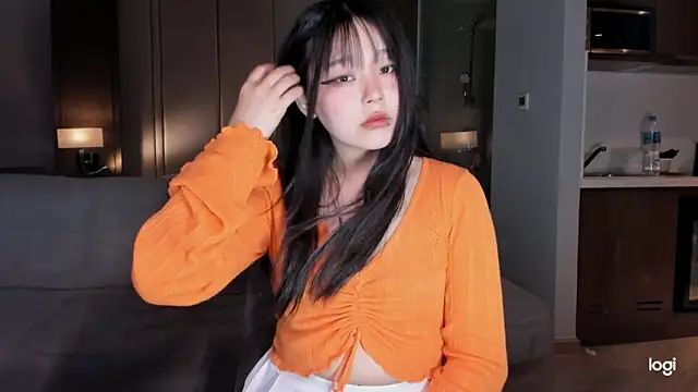 Snapshot of hee_young11 chatting on 03-10-25, 02:16 hee young11 online show from 03-10-25, 02:16