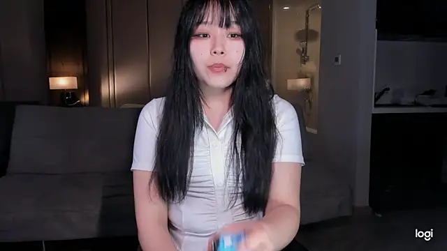Snapshot of hee_young11 chatting on 03-11-25, 02:51 hee young11 online show from 03-11-25, 02:51