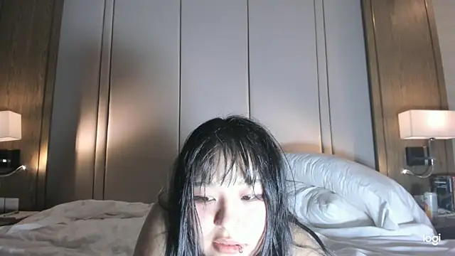 Snapshot of hee_young11 chatting on 03-20-25, 08:19 hee young11 online show from 03-20-25, 08:19