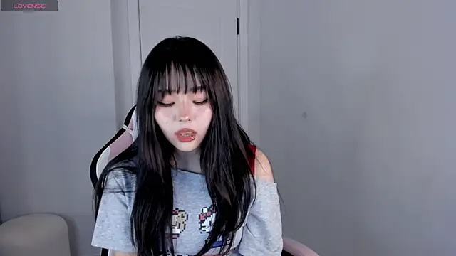 Snapshot of hee_young11 chatting on 09-26-25, 10:03 hee young11 online show from 09-26-25, 10:03