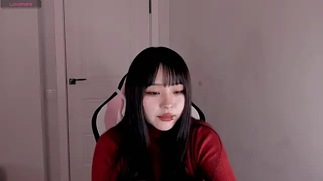 Snapshot of hee_young11 chatting on 11-11-25, 02:33 hee young11 online show from 11-11-25, 02:33