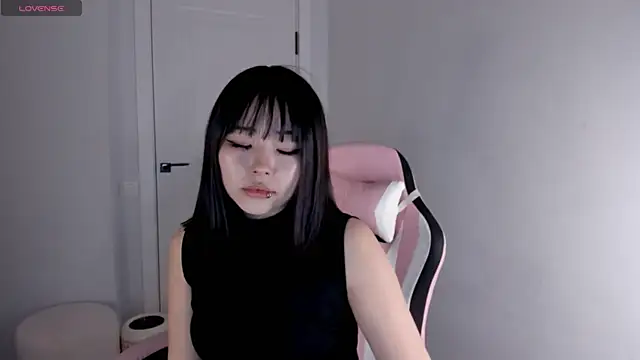 Snapshot of hee_young11 chatting on 11-29-25, 06:05 hee young11 online show from 11-29-25, 06:05