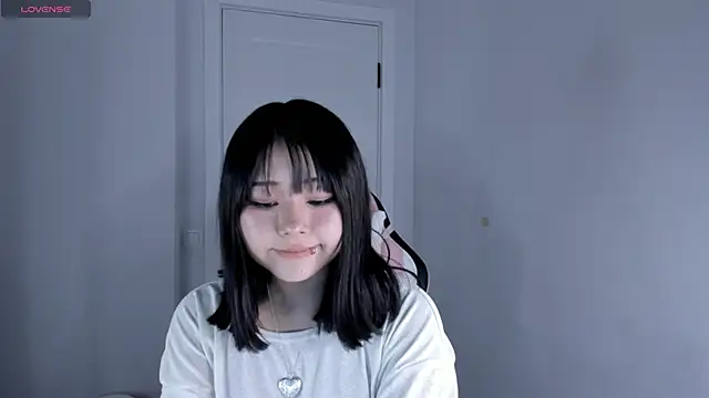 Snapshot of hee_young11 chatting on 12-04-25, 05:54 hee young11 online show from 12-04-25, 05:54