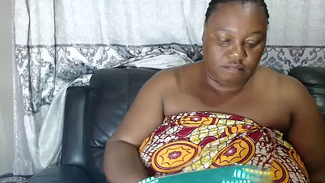 Snapshot of MATUREBUSSTY chatting on 02-24-26, 06:28 MATUREBUSSTY online show from 02-24-26, 06:28