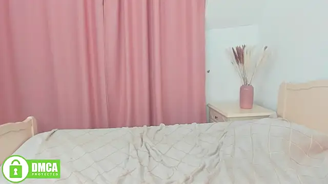 Snapshot of Charlotte_wow chatting on 12-12-24, 07:15 Charlotte wow online show from 12-12-24, 07:15