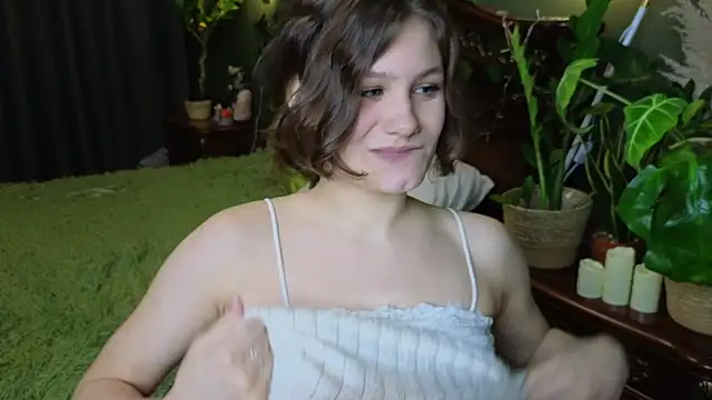 Snapshot of Charlotte_wow chatting on 12-22-24, 04:59 Charlotte wow online show from 12-22-24, 04:59